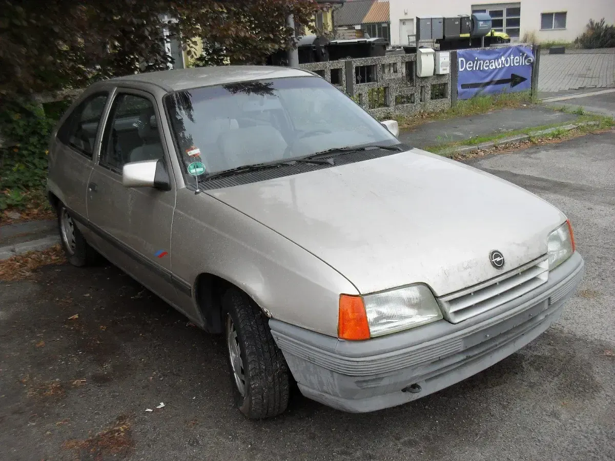 Gebraucht Opel Kadett 75 PS (55 kW) 1990 Kleinwagen