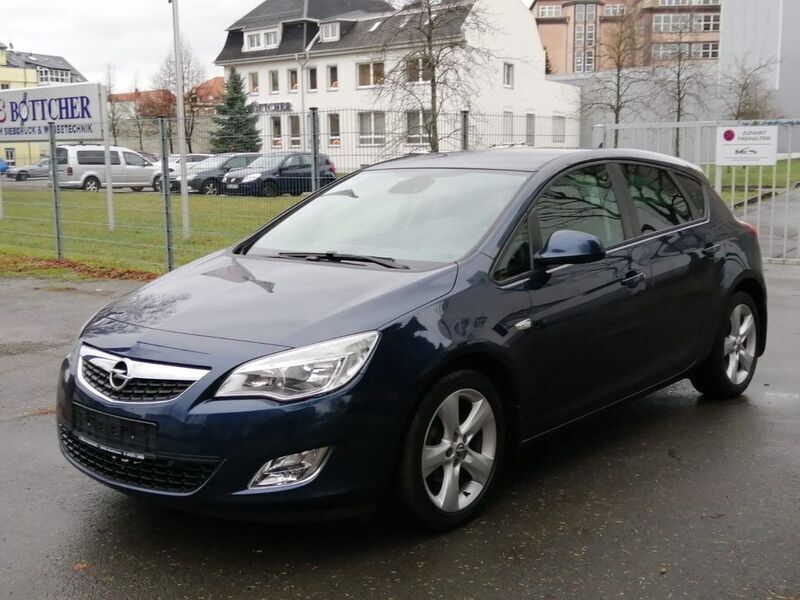 Gebraucht Opel Astra Design Edition 116 PS (85 kW) 2011 Blau Limousine