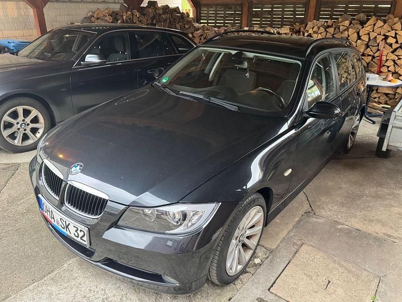 Gebraucht BMW 320 177 PS (130 kW) 2007 Schwarz Kombi