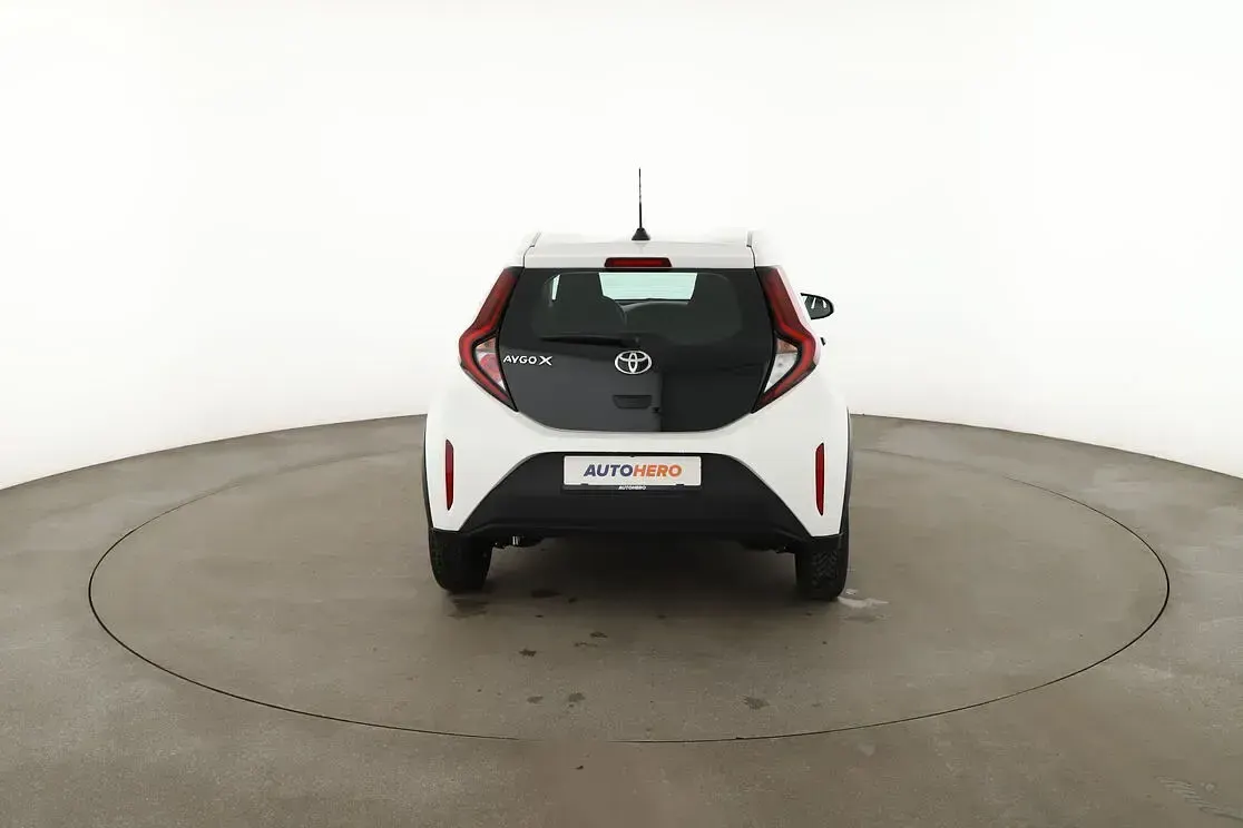 Gebraucht Toyota Aygo X 72 PS (52 kW) 2023 Weiß SUV
