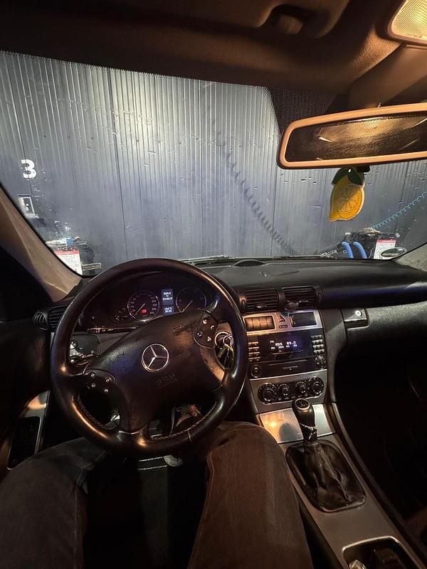 Gebraucht Mercedes C200 122 PS (89 kW) 2004 Schwarz Kombi