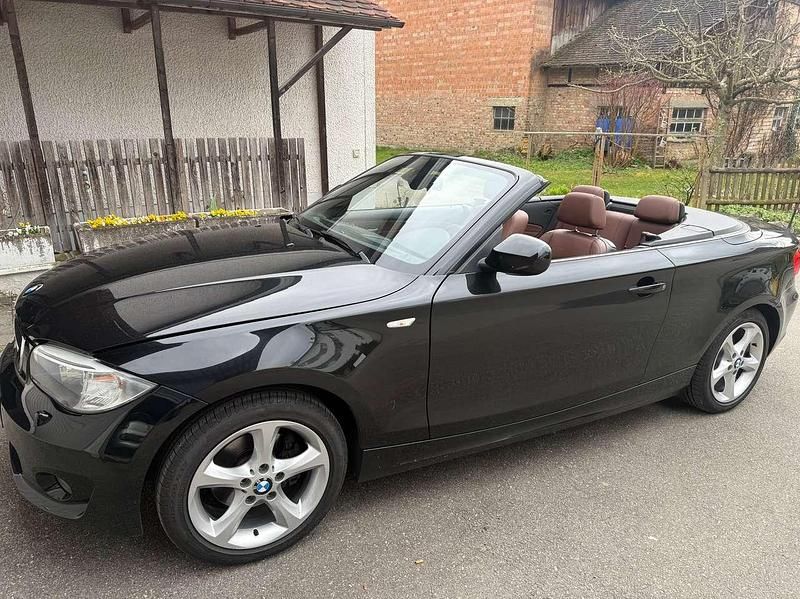 Gebraucht BMW 120 Cabriolet 177 PS (130 kW) 2013 Black sapphire metallic Cabrio