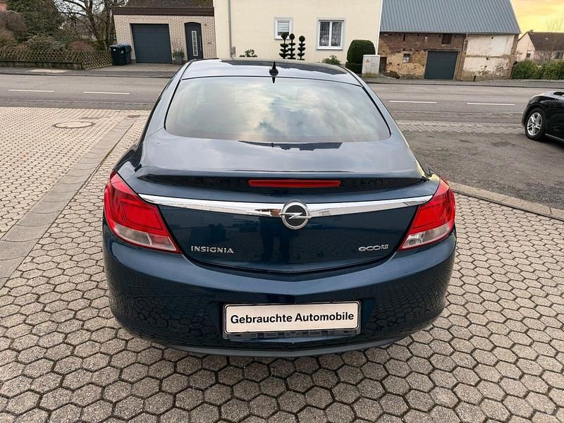 Gebraucht Opel Insignia 140 PS (102 kW) 2013 Blau Limousine