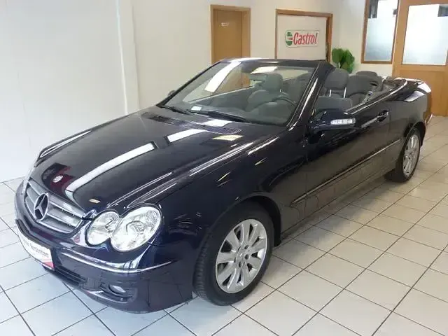 Gebraucht Mercedes CLK200 163 PS (119 kW) 2005 Tansanitblau Cabrio