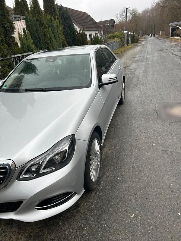 Gebraucht Mercedes E220 170 PS (125 kW) 2013 Silber Limousine