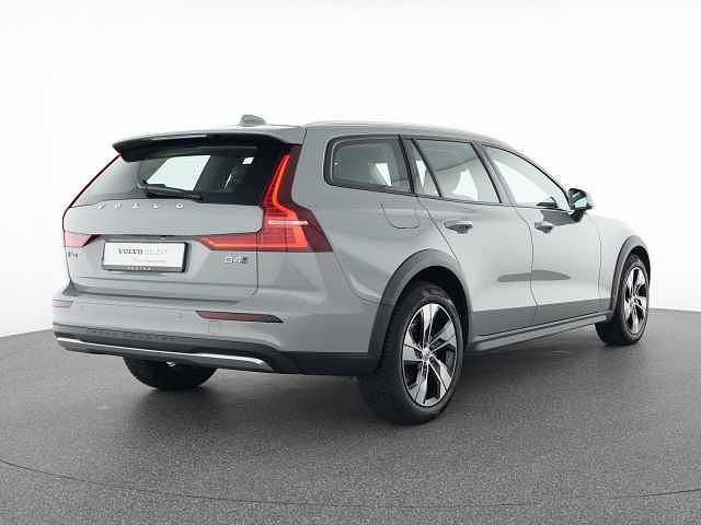 Gebraucht Volvo V60 CC 145 PS (106 kW) 2023 Kombi