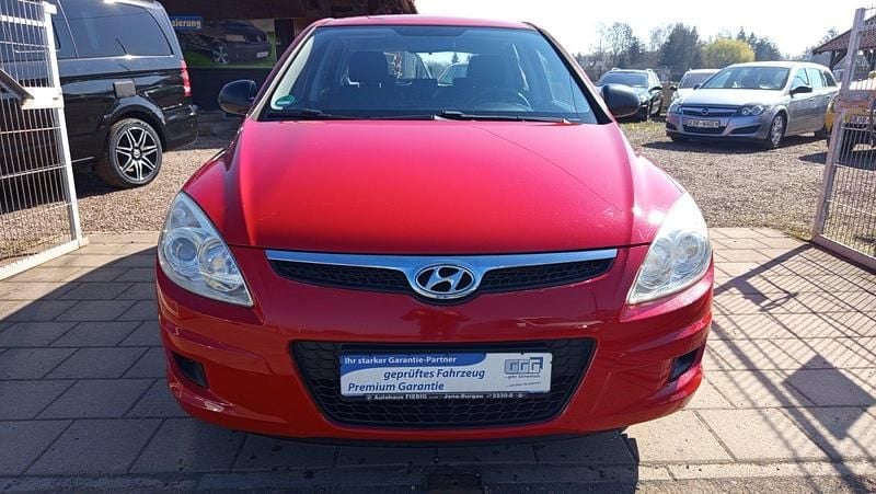 Rot Gebraucht 2008 Hyundai i30 Classic Limousine | 2.999 € (Fairer Preis) - Bild 1/4
