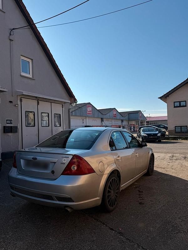 Gebraucht Ford Mondeo ST 220 PS (161 kW) 2002 Silber Limousine