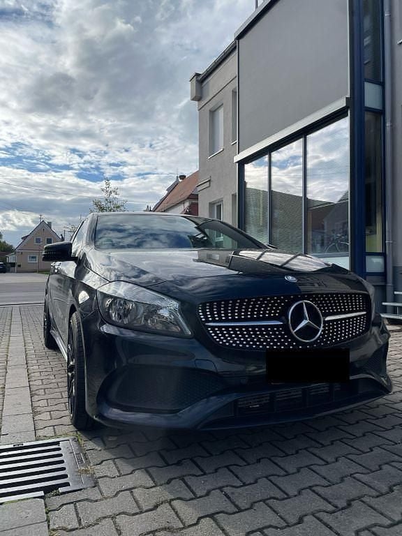 Gebraucht Mercedes A200 AMG line 136 PS (100 kW) 2015 Schwarz Limousine