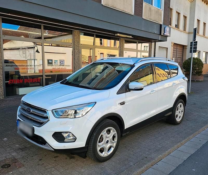 Second-hand Ford Kuga 150 CP (110 kW) 2019 Alb SUV