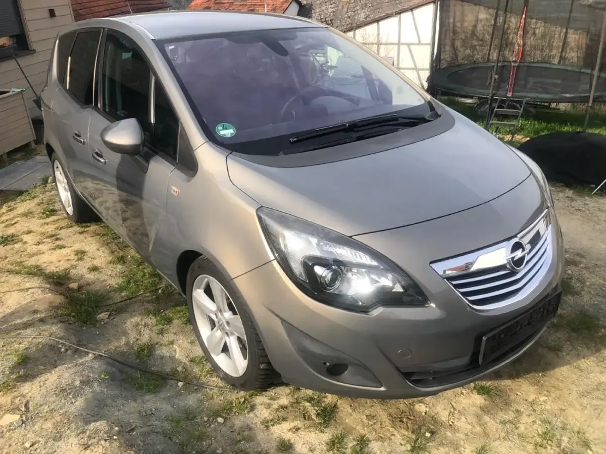Gebraucht Opel Meriva 95 PS (69 kW) 2010 Braun Van / Kleinbus