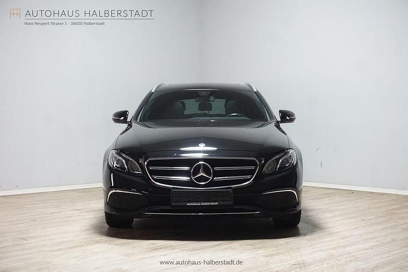 Gebraucht Mercedes E300 Avantgarde 245 PS (180 kW) 2020 Obsidianschwarz meta (metallic) Kombi