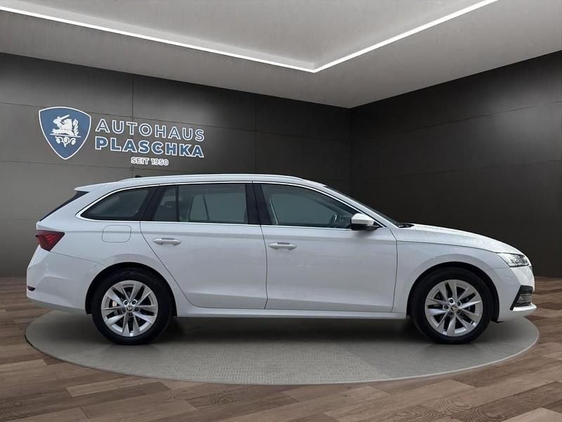 Gebraucht Skoda Octavia First Edition 150 PS (110 kW) 2020 Candyweiß Kombi