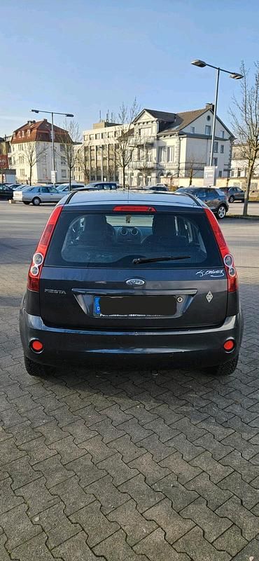 Gebraucht Ford Fiesta 80 PS (58 kW) 2008 Blau Kleinwagen