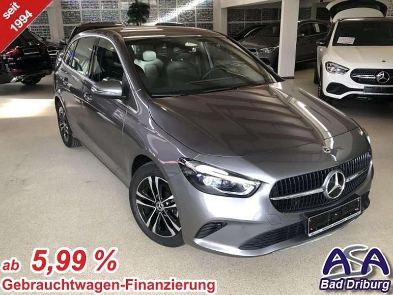 Mountaingraumetallic Gebraucht 2023 Mercedes B180 Advanced Van / Kleinbus | 28.990 € (Guter Preis) - Bild 1/3