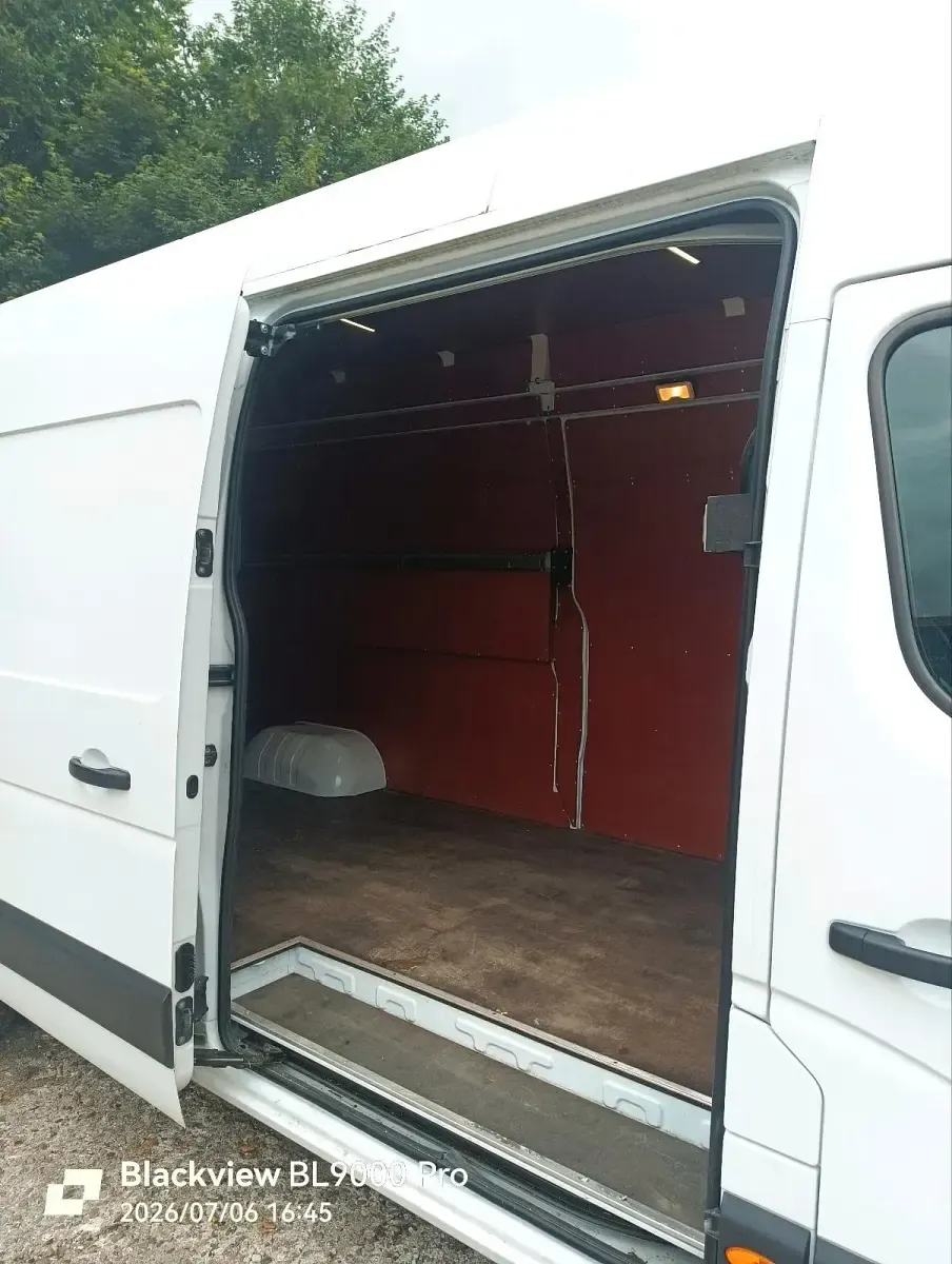 Gebraucht Opel Movano 163 PS (119 kW) 2018 Weiß Van / Kleinbus