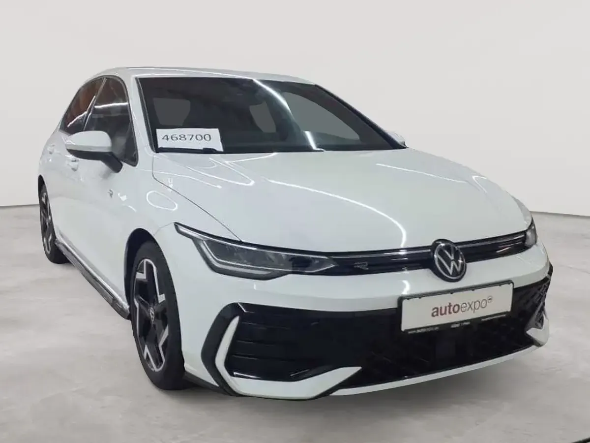 Second-hand VW Golf VIII R-line 150 CP (110 kW) 2025 Berlinǎ