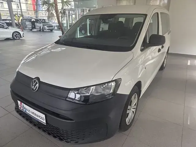 Używany VW Caddy 102 KM (75 kW) 2022 Biały Minivan