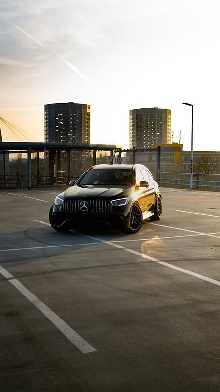 Schwarz Gebraucht 2020 Mercedes GLC63 AMG AMG SUV | 73.500 € - Bild 1/4