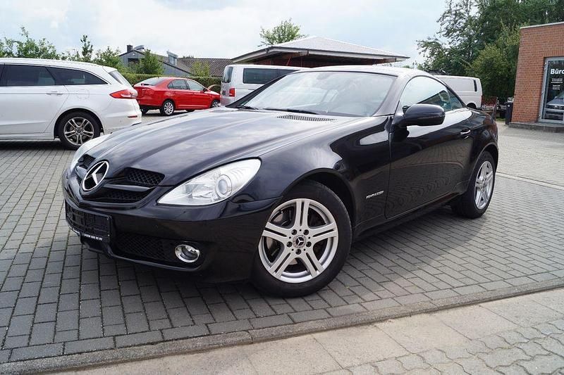 Schwarz Gebraucht 2008 Mercedes SLK200 Cabrio | 7.999 € (Fairer Preis) - Bild 1/4