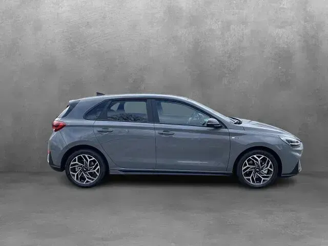 Neu Hyundai i30 N Line 150 PS (110 kW) 2026 Shadow grey Limousine
