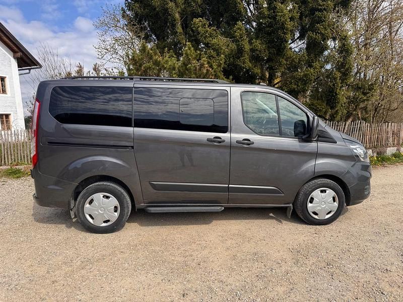 Gebraucht Ford Transit Custom 131 PS (96 kW) 2019 Grau Van / Kleinbus