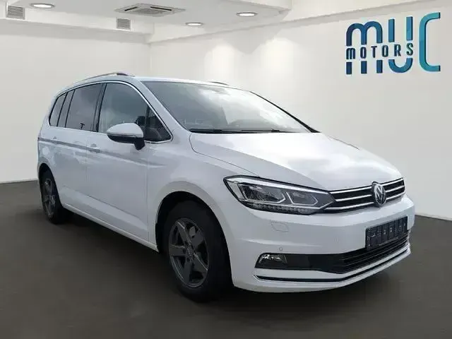 Gebraucht VW Touran Highline 150 PS (110 kW) 2017 Pure white Van / Kleinbus