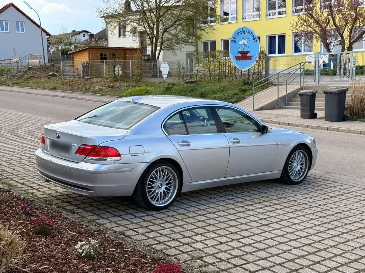 Gebraucht BMW 730 258 PS (189 kW) 2006 Silber Limousine