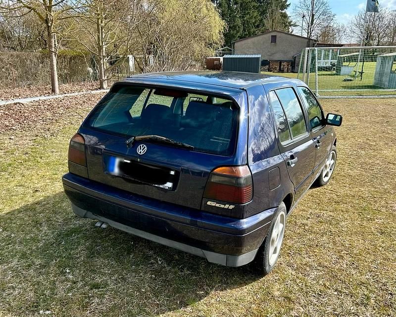 Gebraucht VW Golf III 100 PS (73 kW) 1997 Violet Limousine