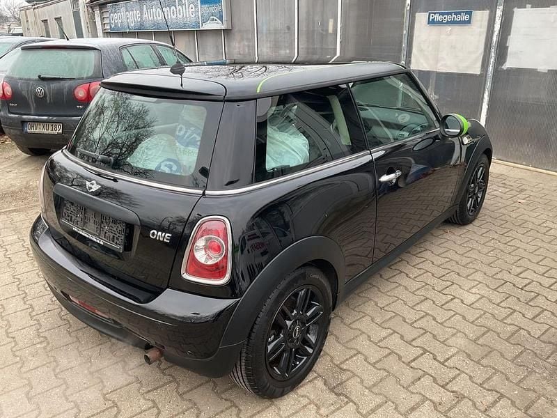 Gebraucht Mini ONE 75 PS (55 kW) 2014 Schwarz Kleinwagen