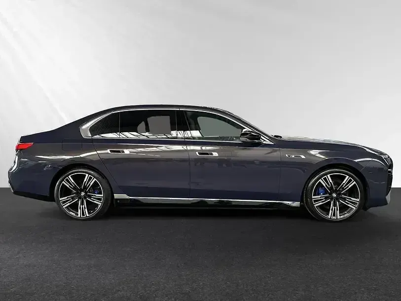 Gebraucht BMW i7 Comfort Edition 484 kW (659 PS) 2023 Violett Limousine