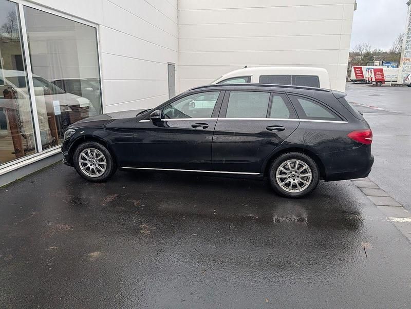 Gebraucht Mercedes C200 160 PS (117 kW) 2019 Schwarz Kombi