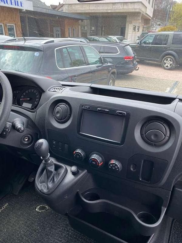 Gebraucht Opel Movano 131 PS (96 kW) 2018 Weiß Van