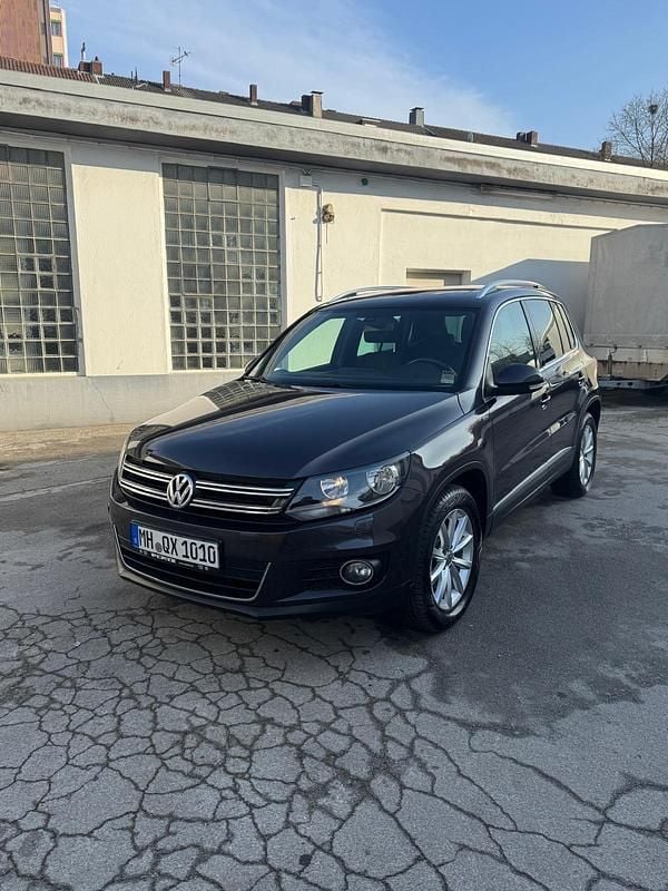 Grau Gebraucht 2016 VW Tiguan SUV | 13.900 € (Guter Preis) - Bild 1/4