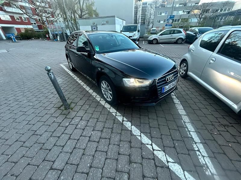 Gebraucht Audi A4 150 PS (110 kW) 2014 Schwarz Kombi