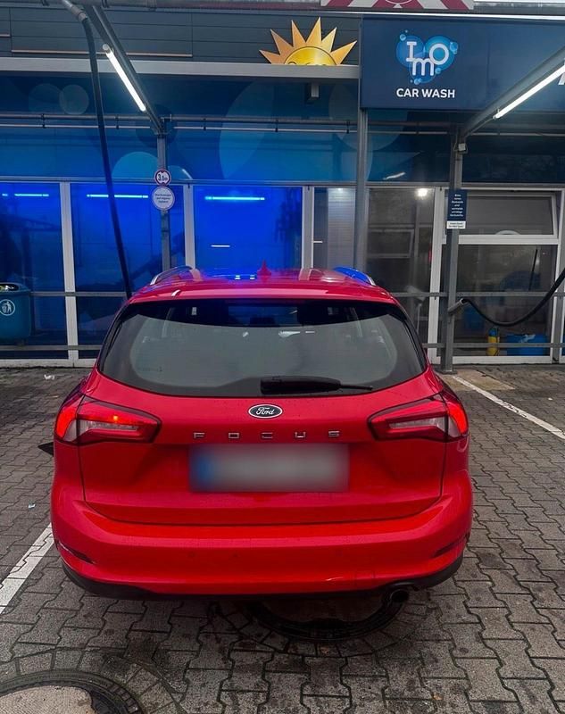 Gebraucht Ford Focus 120 PS (88 kW) 2020 Rot Kombi