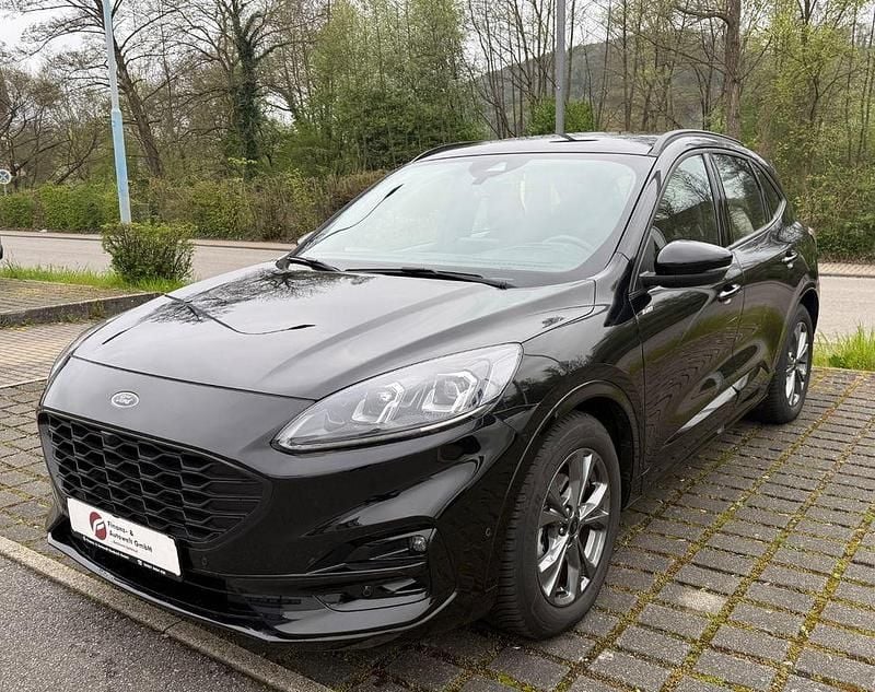 Gebraucht Ford Kuga ST-Line 120 PS (88 kW) 2023 Schwarz SUV