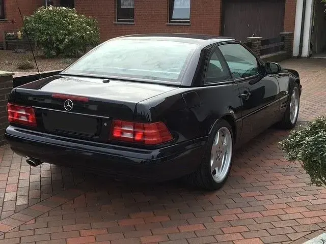 Second-hand Mercedes SL320 Edition 224 CP (164 kW) 2000 Negru Cabrio