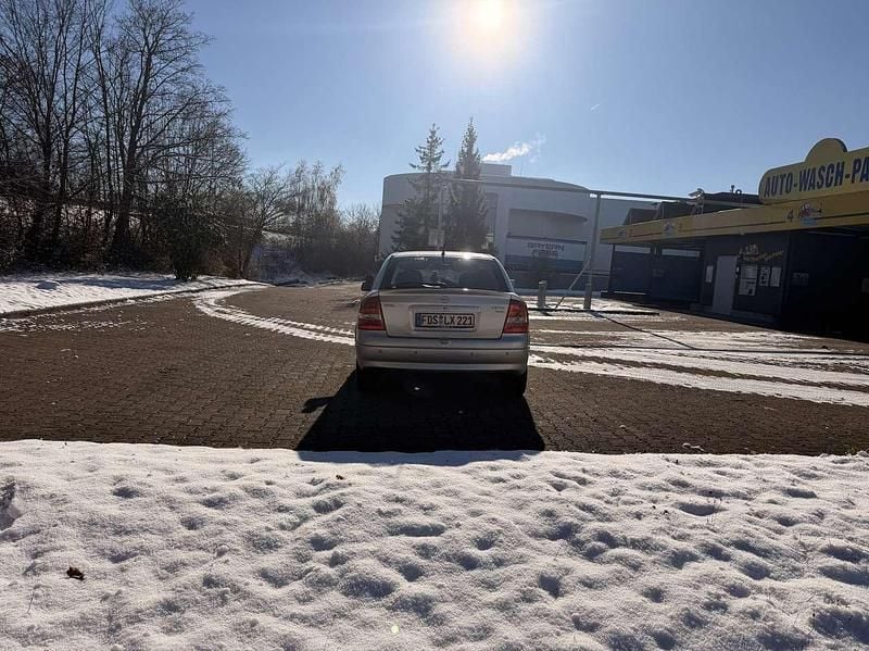 Gebraucht Opel Astra 90 PS (66 kW) 1999 Limousine