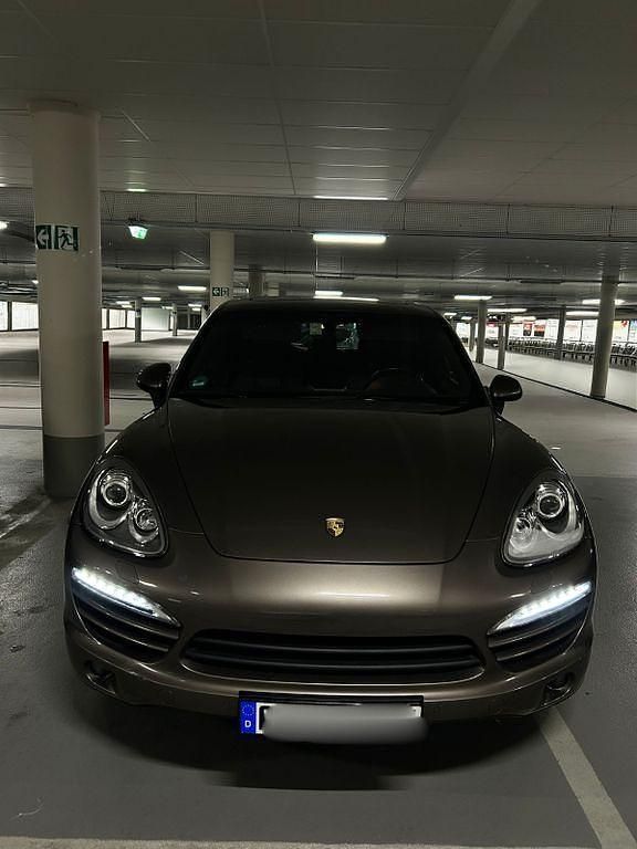 Braun Gebraucht 2012 Porsche Cayenne SUV | 21.500 € (Guter Preis) - Bild 1/2