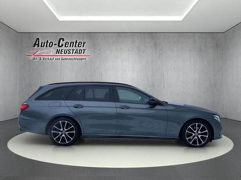 Gebraucht Mercedes E220 194 PS (142 kW) 2020 Grau Kombi