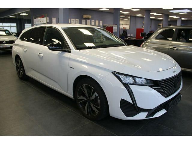 Weiß Gebraucht 2022 Peugeot 308 SW Allure Kombi | 18.980 € - Bild 1/4