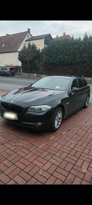 Gebraucht BMW 520 184 PS (135 kW) 2012 Schwarz Kombi