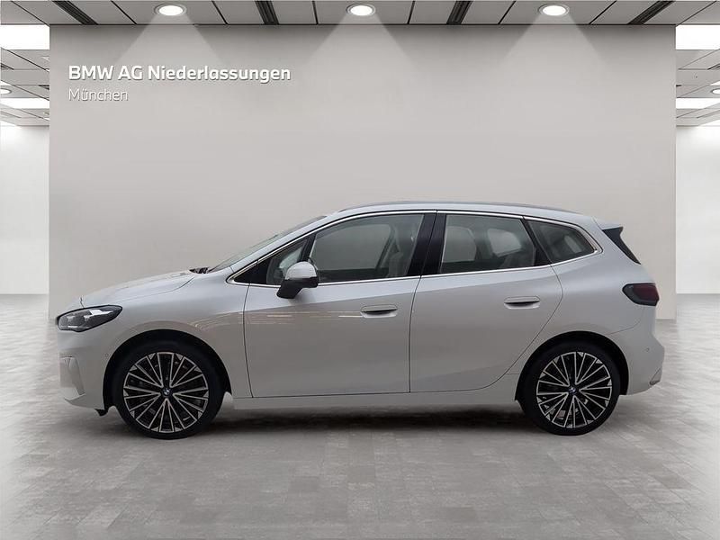 Gebraucht BMW 223 Active Tourer Luxury Line 204 PS (150 kW) 2022 Weiß Van / Kleinbus