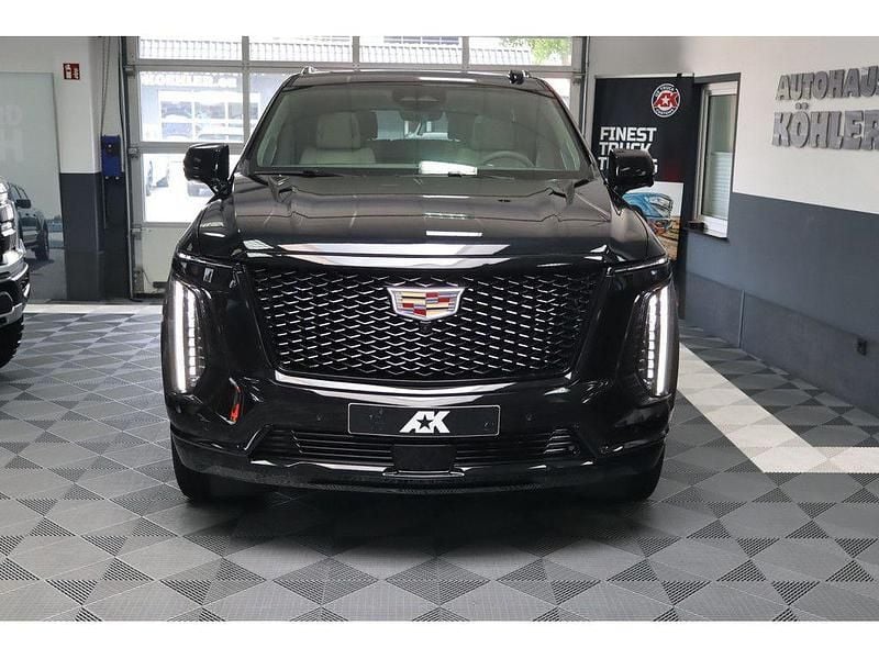 Neu Cadillac Escalade 426 PS (313 kW) 2026 Raven black SUV
