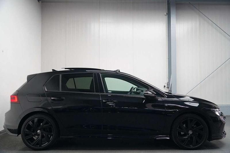 Gebraucht VW Golf VIII R-line 150 PS (110 kW) 2024 Schwarz Limousine