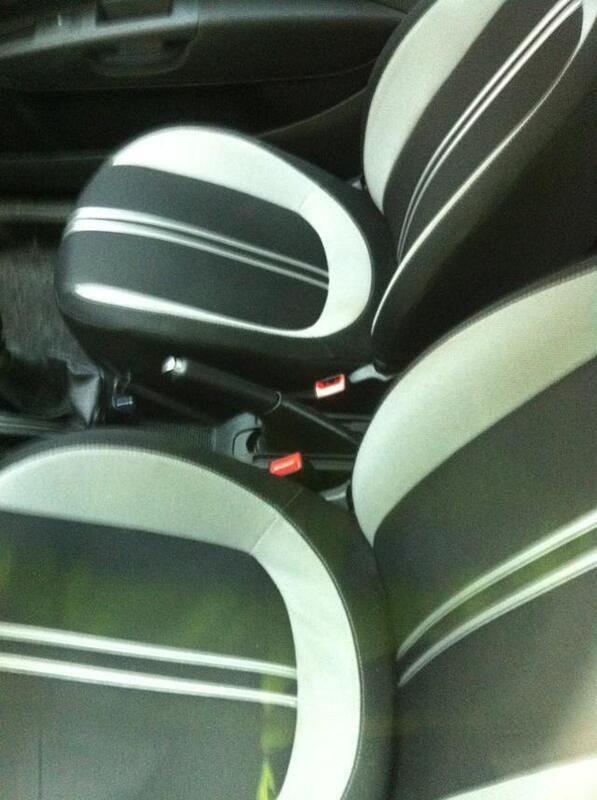 Gebraucht Fiat Grande Punto 78 PS (57 kW) 2009 Schwarz metallic Kleinwagen