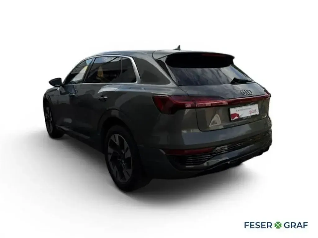 Gebraucht Audi Q8 e-tron S-Line 300 kW (408 PS) 2023 Chronosgrau metallic SUV
