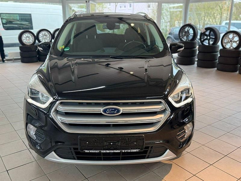 Second-hand Ford Kuga 150 CP (110 kW) 2019 Negru SUV
