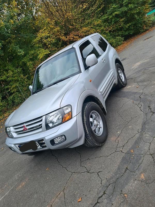 Silber Gebraucht 2001 Mitsubishi Pajero SUV | 6.000 € (Fairer Preis) - Bild 1/4